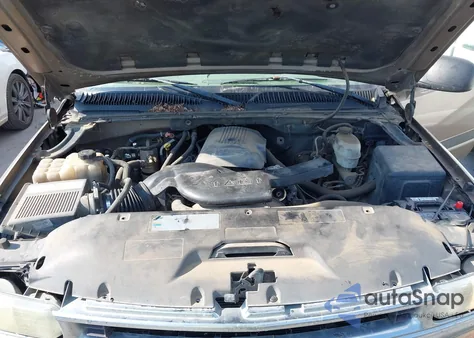 2004 Chevrolet Suburban C1500 from USA, damaged, VIN 1GNEC16Z24J270962